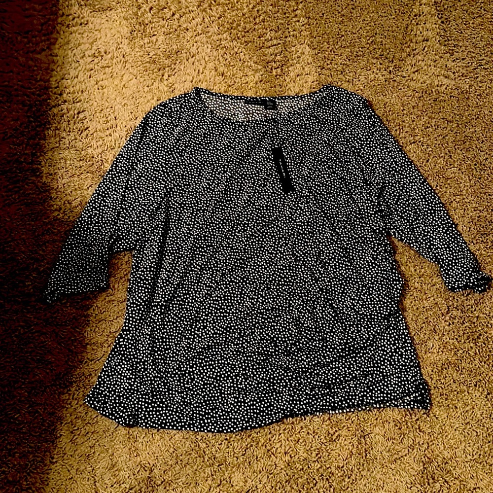 NWT Tahari 3/4 length shirt